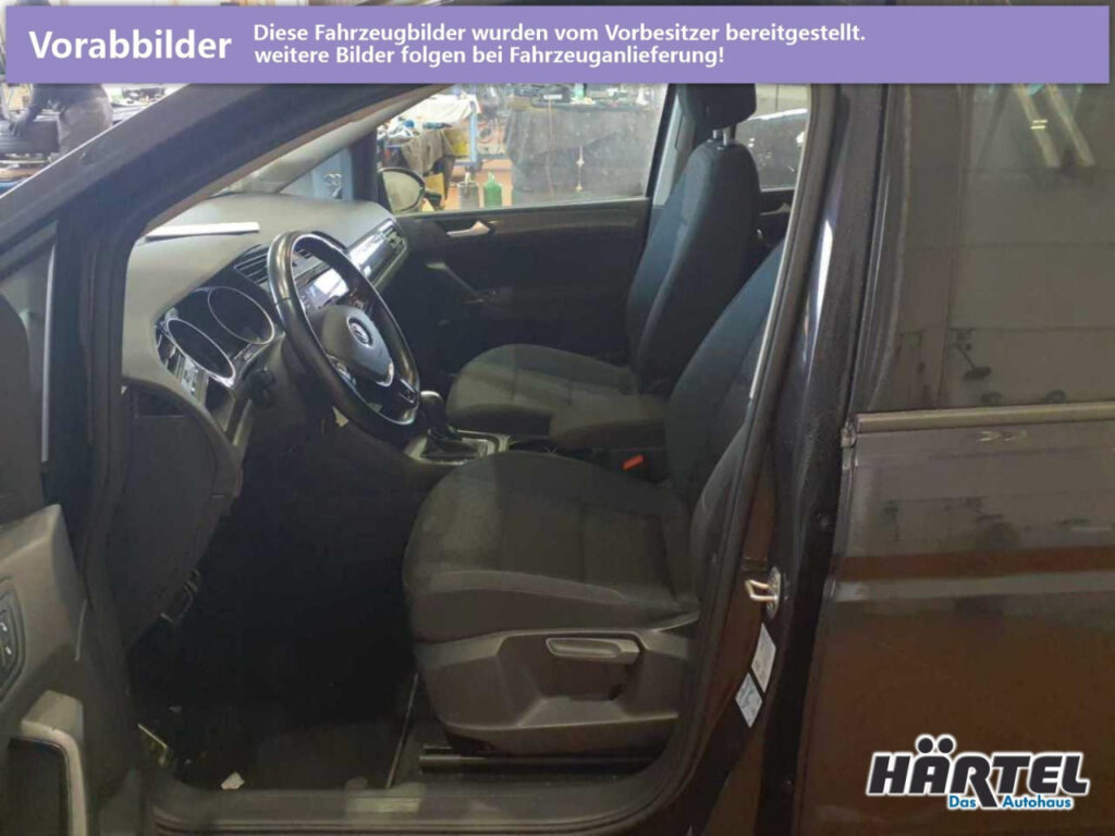 VOLKSWAGEN Touran Exposé-Bild 4