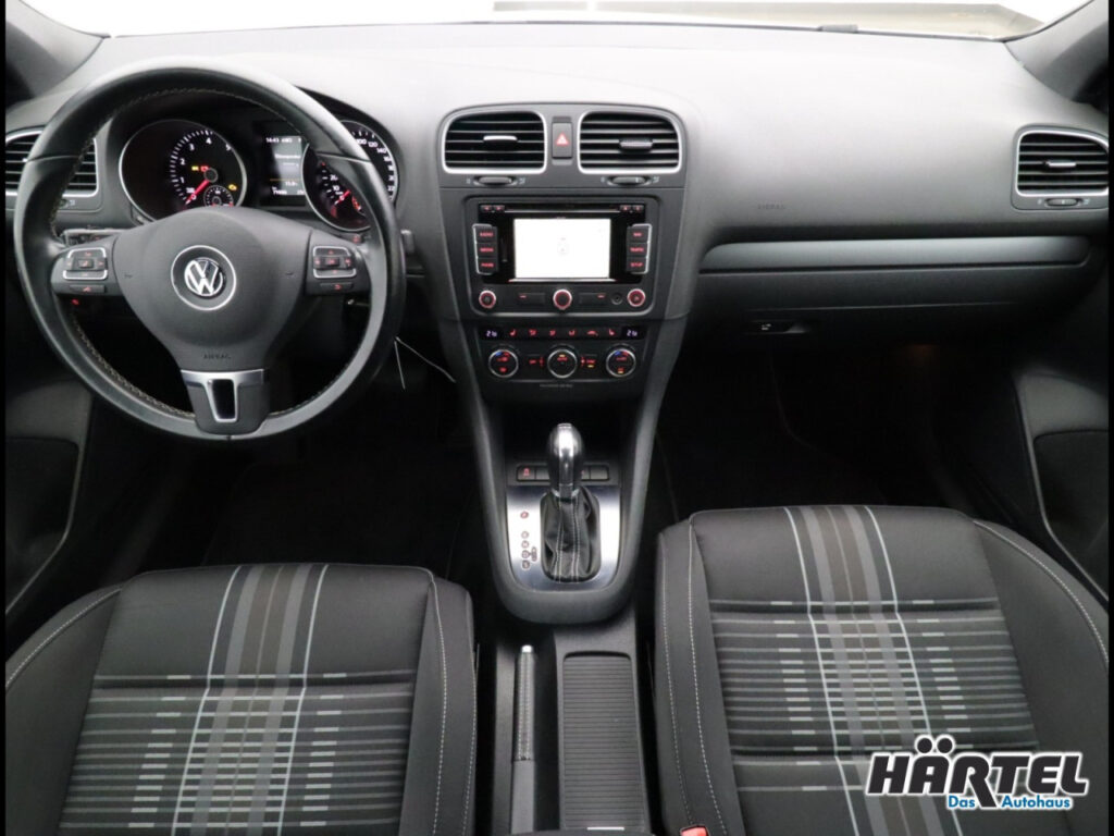 VOLKSWAGEN Golf Exposé-Bild 11