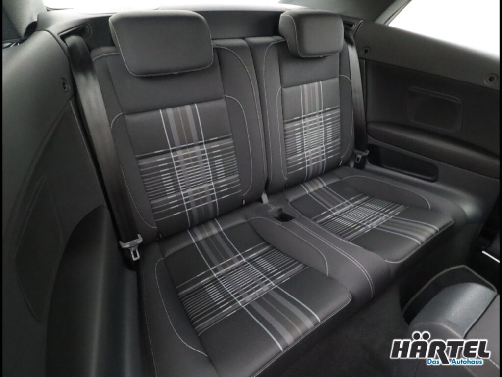 VOLKSWAGEN Golf Exposé-Bild 7