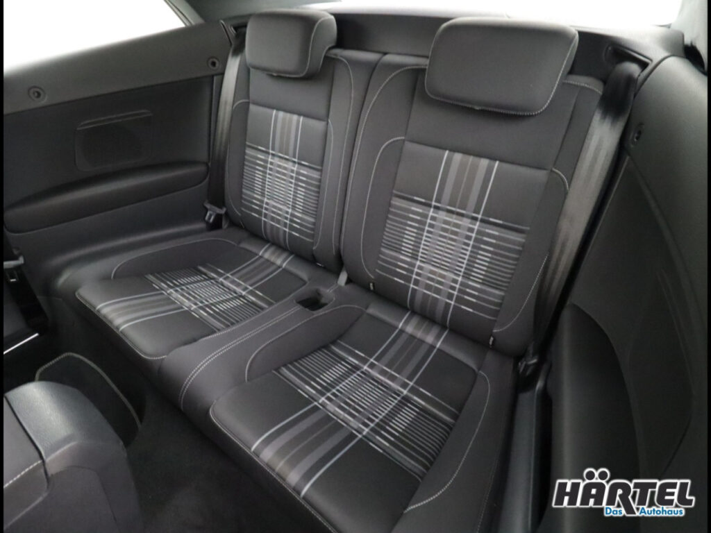 VOLKSWAGEN Golf Exposé-Bild 8