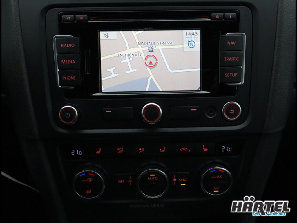 VOLKSWAGEN Golf Exposé-Bild 12