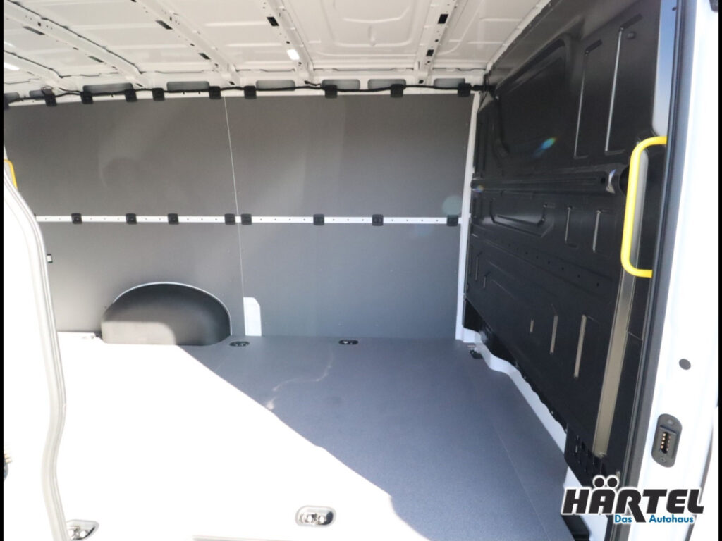 VOLKSWAGEN Crafter Exposé-Bild 7