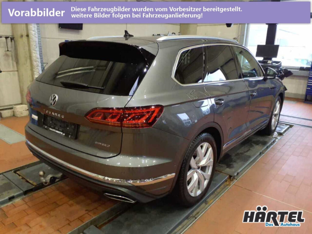 VOLKSWAGEN Touareg Exposé-Bild 3