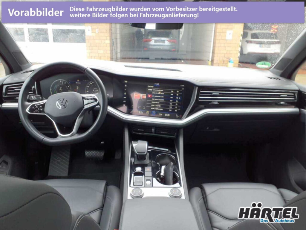 VOLKSWAGEN Touareg Exposé-Bild 6