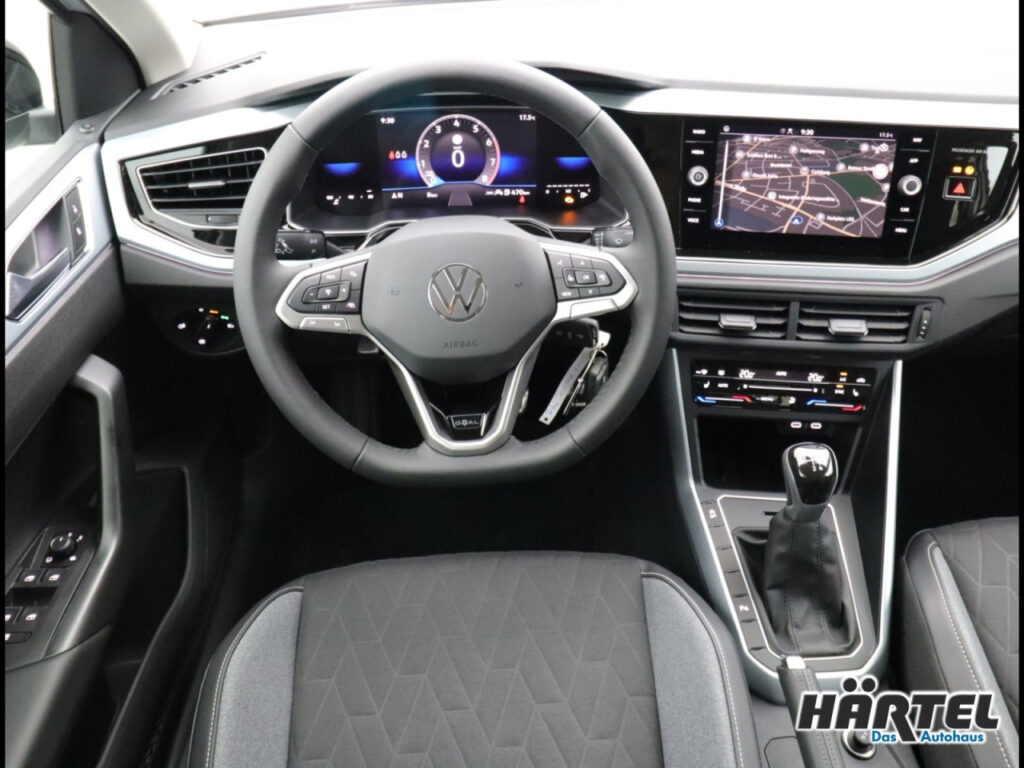 VOLKSWAGEN Polo Exposé-Bild 10