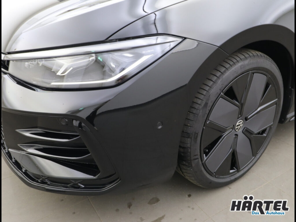 VOLKSWAGEN Passat Exposé-Bild 4