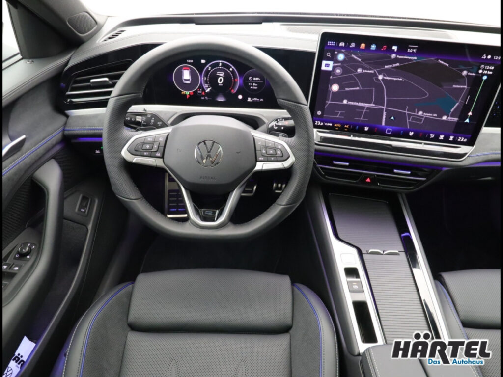 VOLKSWAGEN Passat Exposé-Bild 10