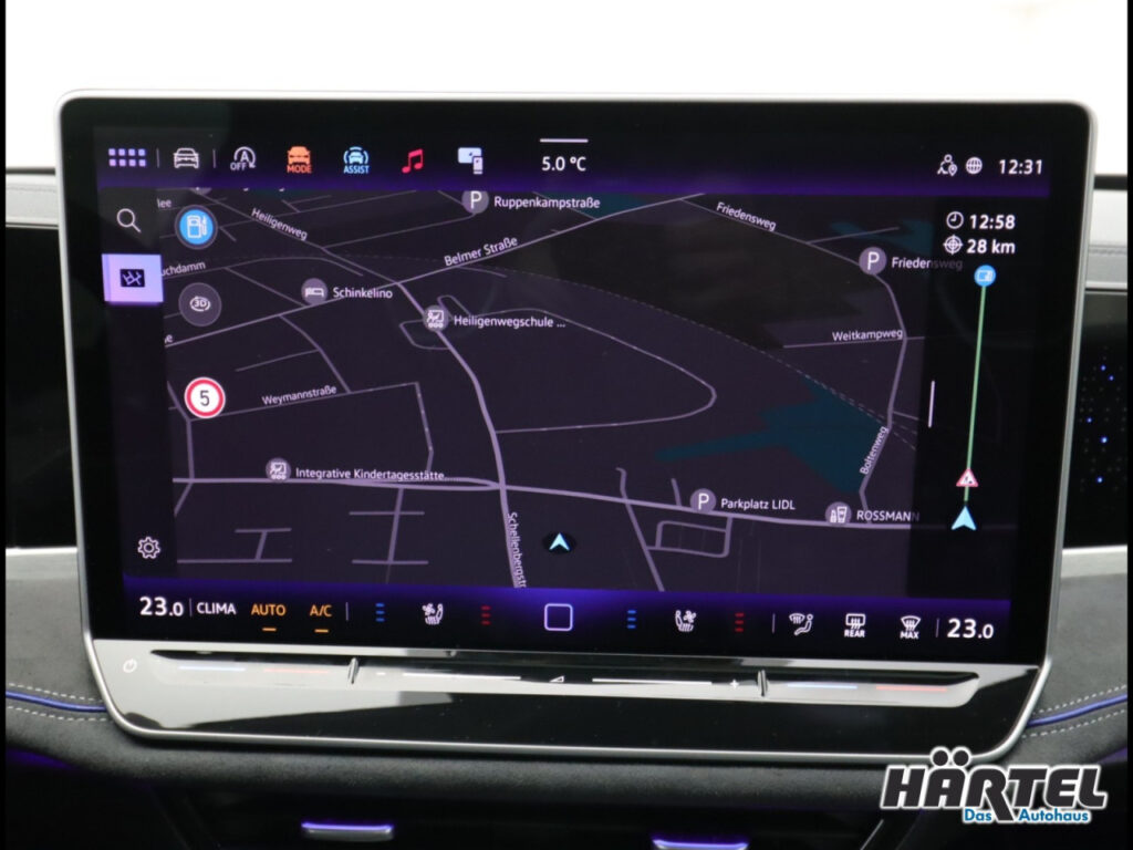 VOLKSWAGEN Passat Exposé-Bild 12