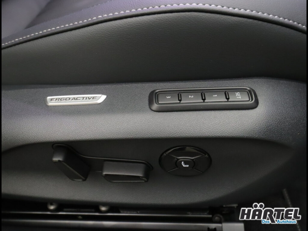 VOLKSWAGEN Passat Exposé-Bild 15