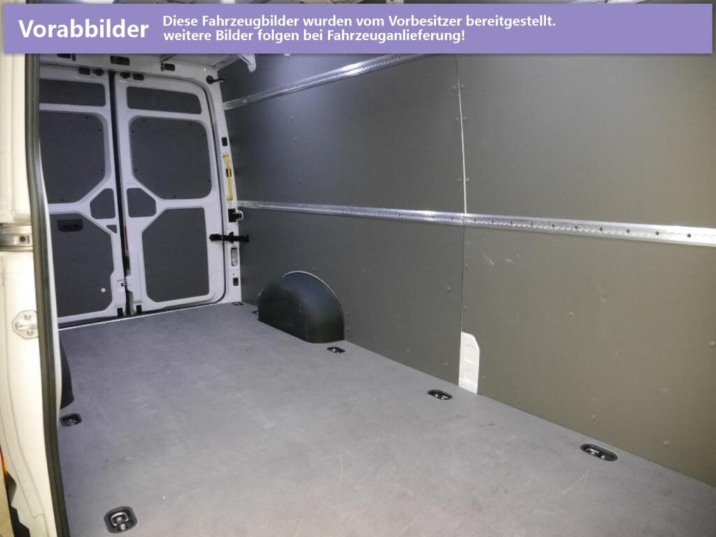 VOLKSWAGEN Crafter Exposé-Bild 6