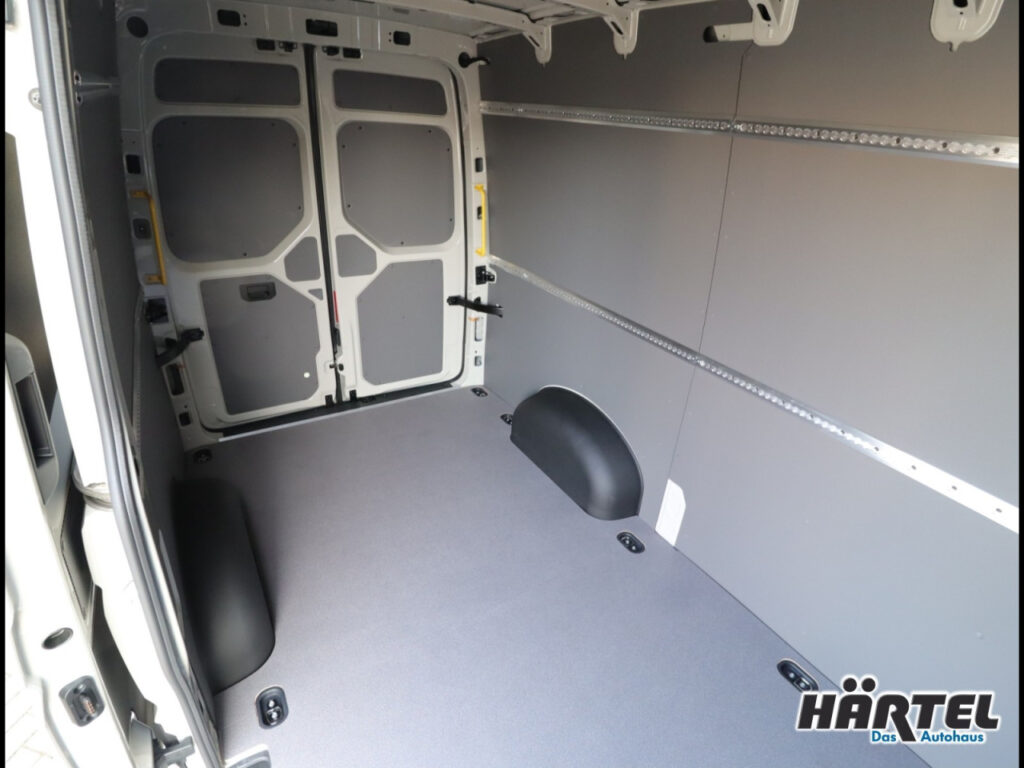 VOLKSWAGEN Crafter Exposé-Bild 12