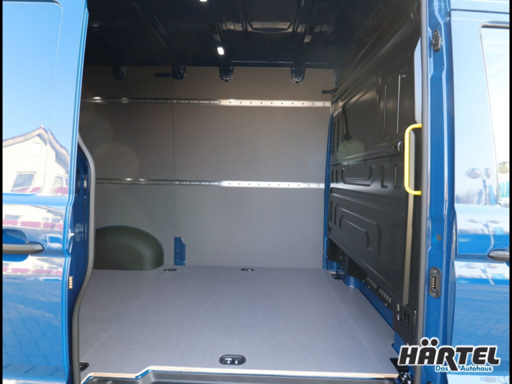 VOLKSWAGEN Crafter Exposé-Bild 11