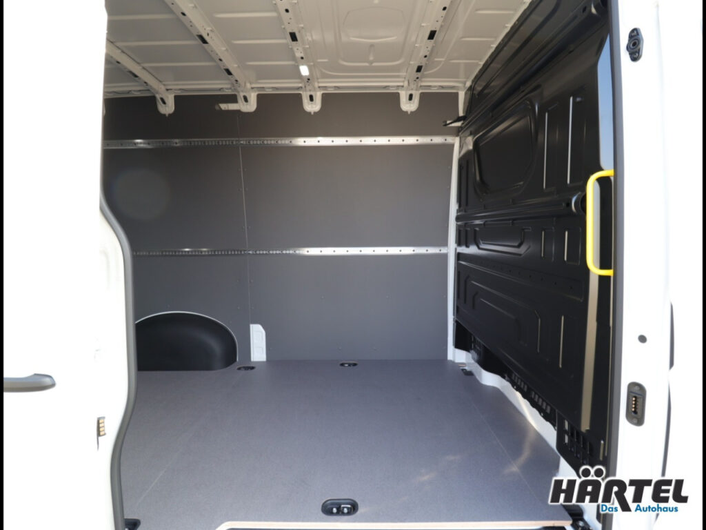 VOLKSWAGEN Crafter Exposé-Bild 11