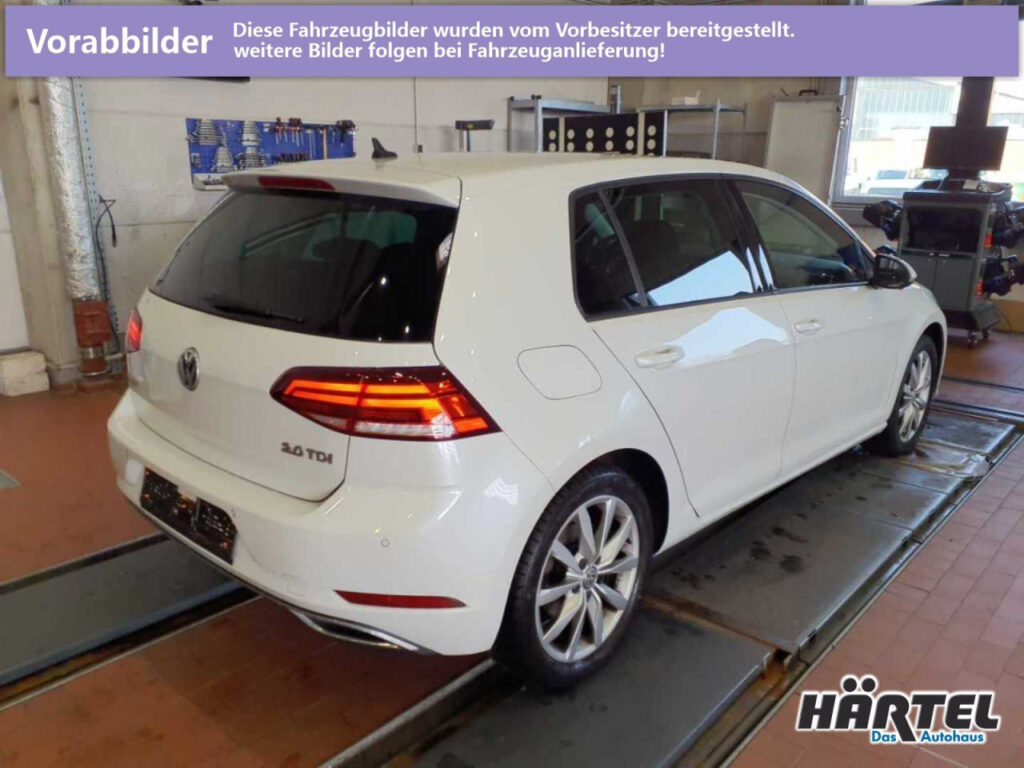 VOLKSWAGEN Golf Exposé-Bild 3