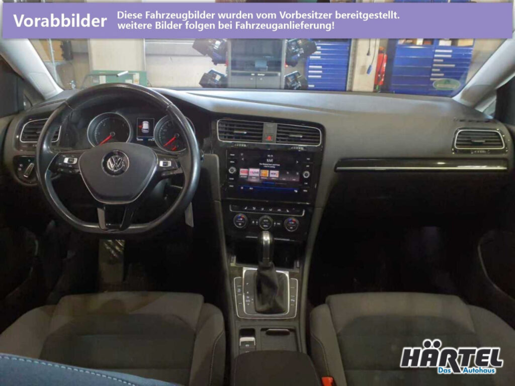 VOLKSWAGEN Golf Exposé-Bild 4