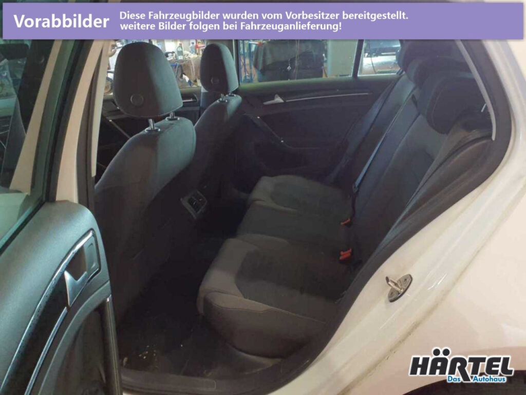 VOLKSWAGEN Golf Exposé-Bild 6