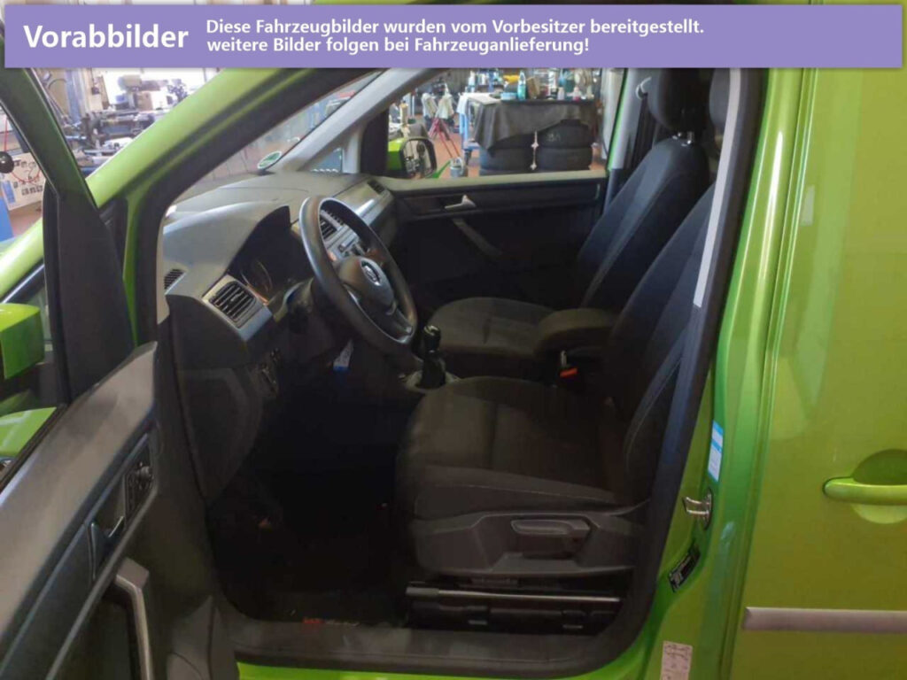 VOLKSWAGEN Caddy Exposé-Bild 4