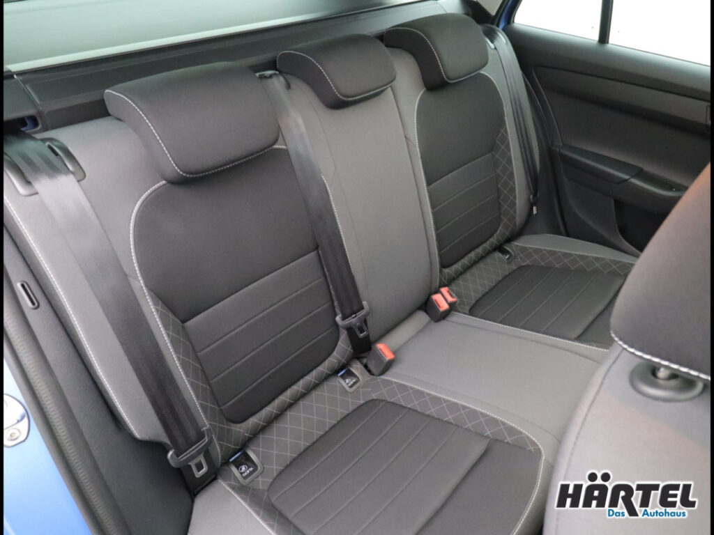 SKODA Fabia Exposé-Bild 8