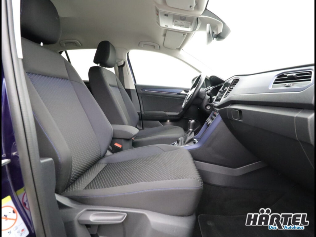 VOLKSWAGEN T-Roc Exposé-Bild 6