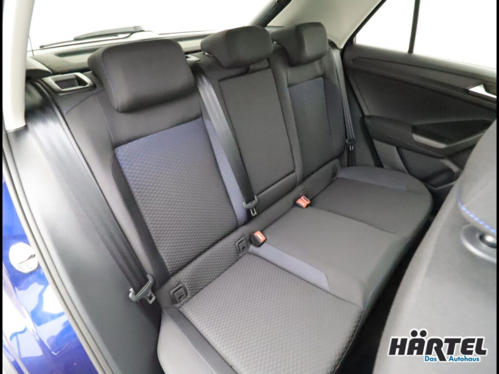VOLKSWAGEN T-Roc Exposé-Bild 8