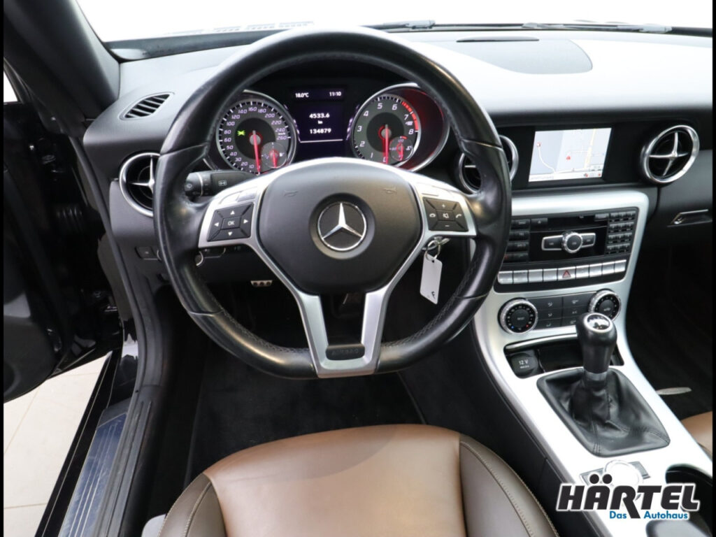 MERCEDES-BENZ SLK Exposé-Bild 8