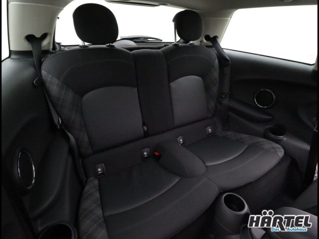 MINI Cooper Exposé-Bild 8