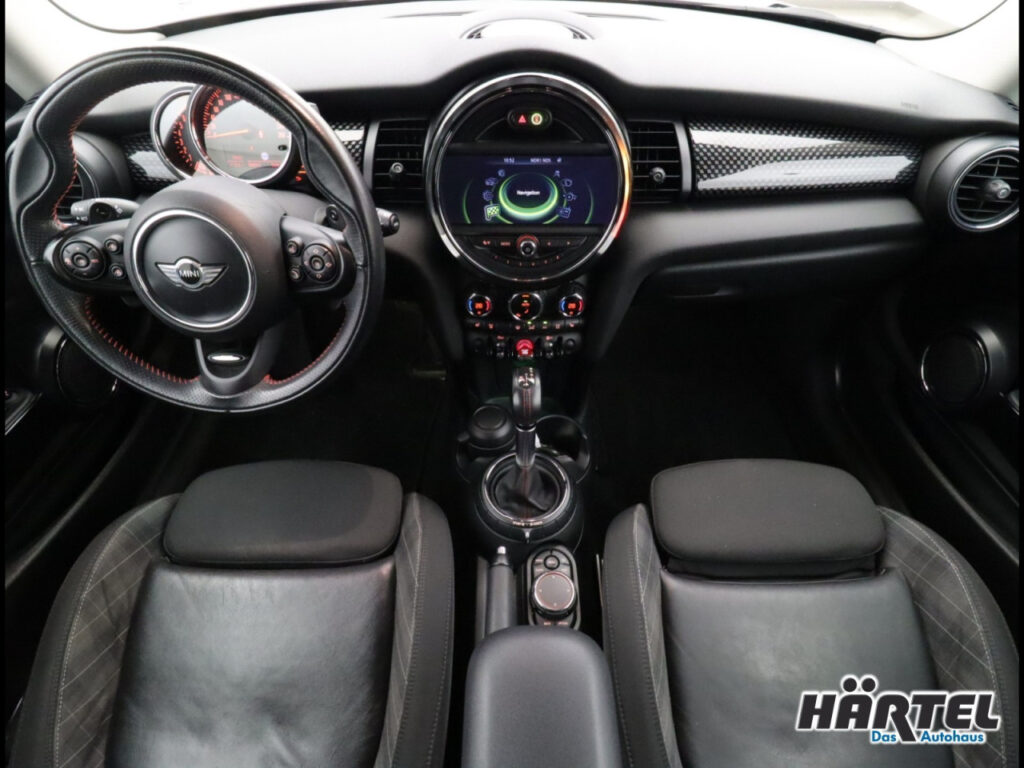 MINI Cooper Exposé-Bild 11