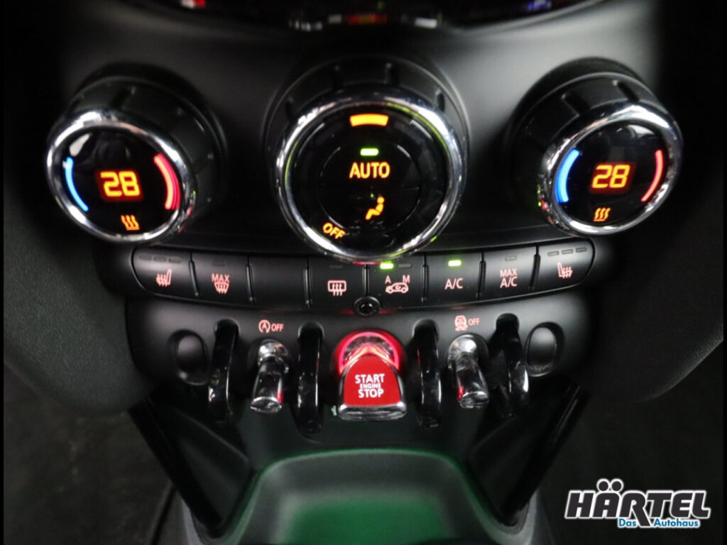 MINI Cooper Exposé-Bild 13