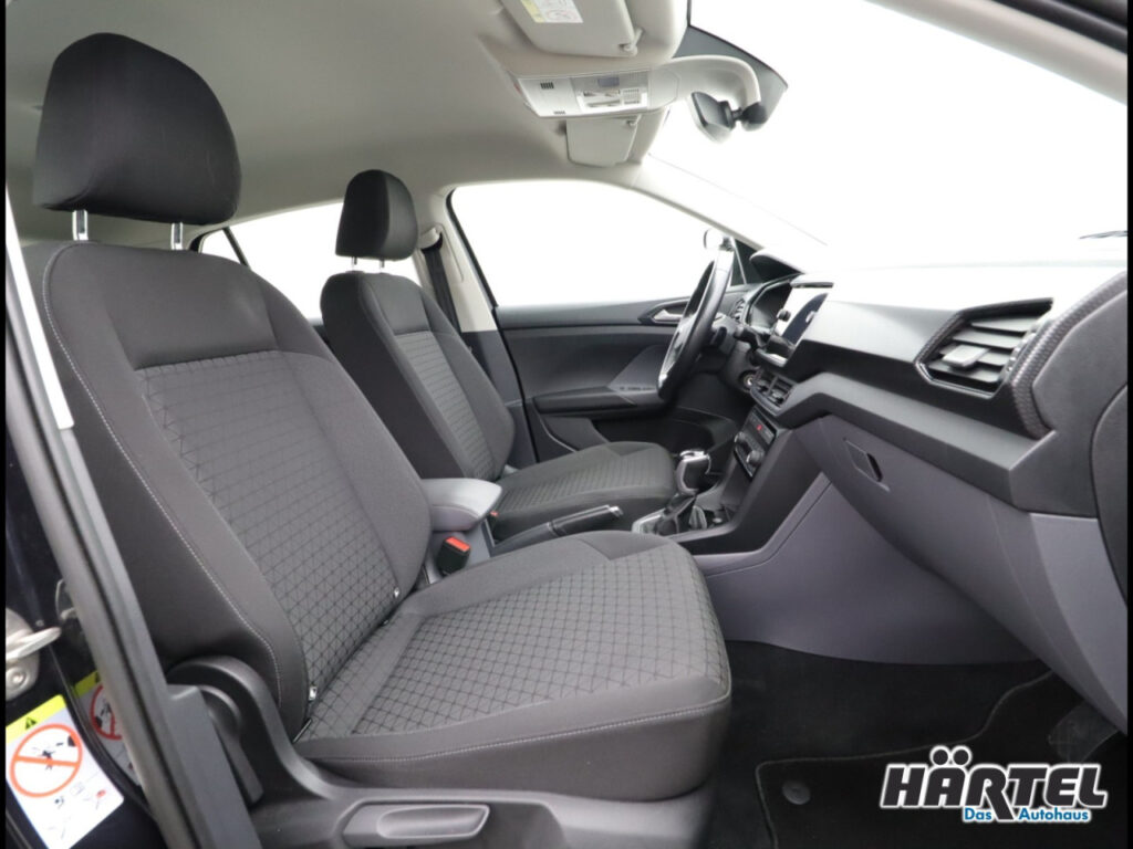 VOLKSWAGEN T-Cross Exposé-Bild 6