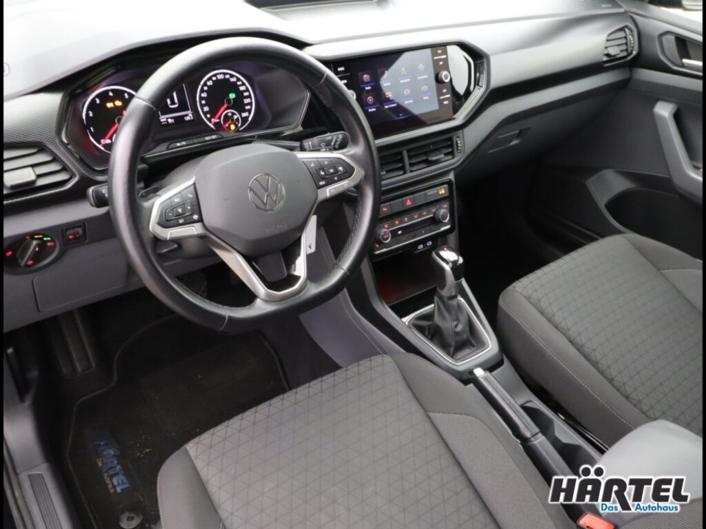 VOLKSWAGEN T-Cross Exposé-Bild 9