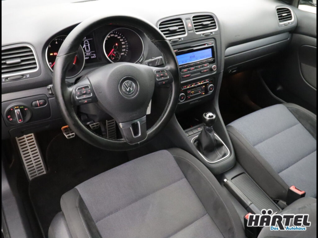 VOLKSWAGEN Golf Exposé-Bild 9