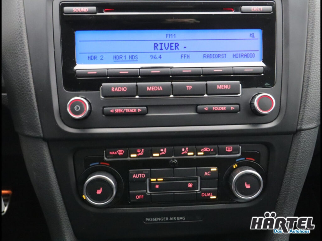 VOLKSWAGEN Golf Exposé-Bild 12