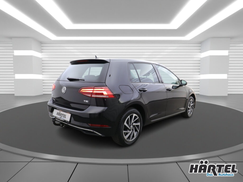 VOLKSWAGEN Golf Exposé-Bild 3