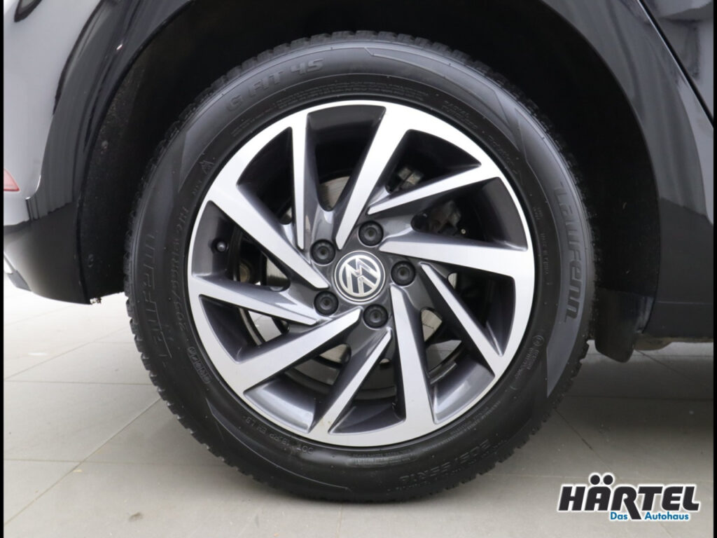 VOLKSWAGEN Golf Exposé-Bild 14