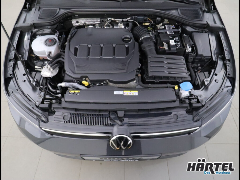 VOLKSWAGEN Golf Exposé-Bild 5