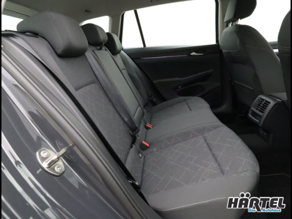 VOLKSWAGEN Golf Exposé-Bild 7