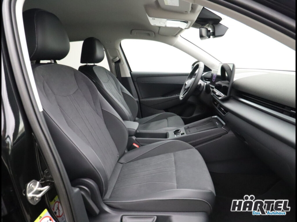 VOLKSWAGEN T-Roc Exposé-Bild 6