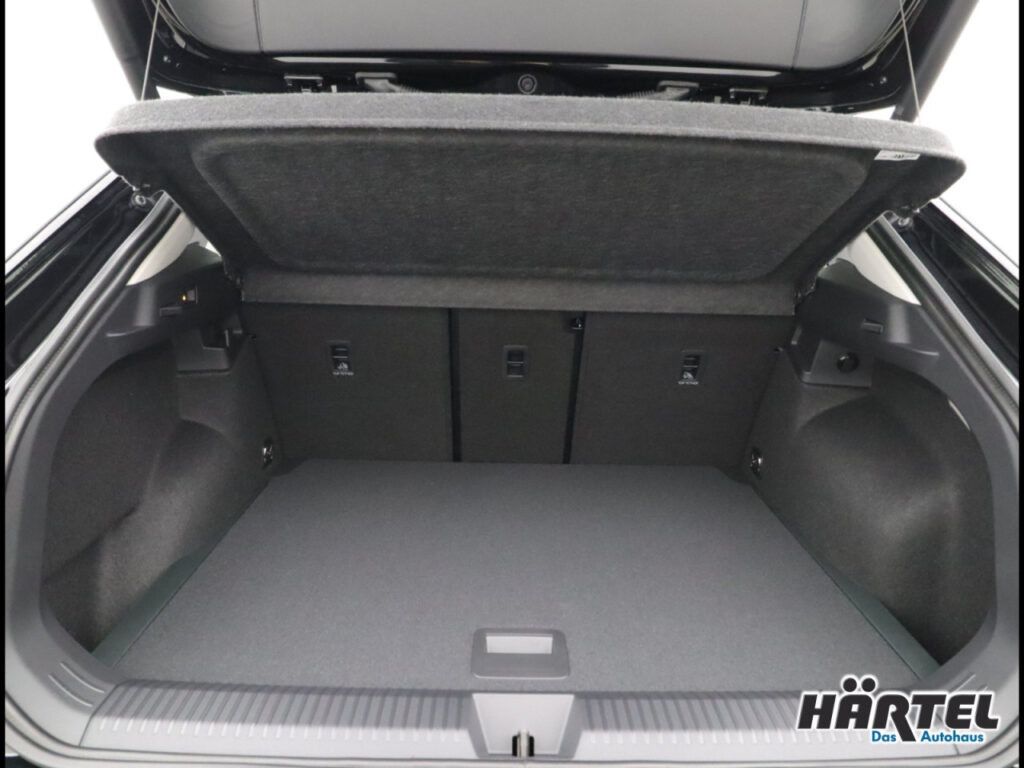 VOLKSWAGEN T-Roc Exposé-Bild 13