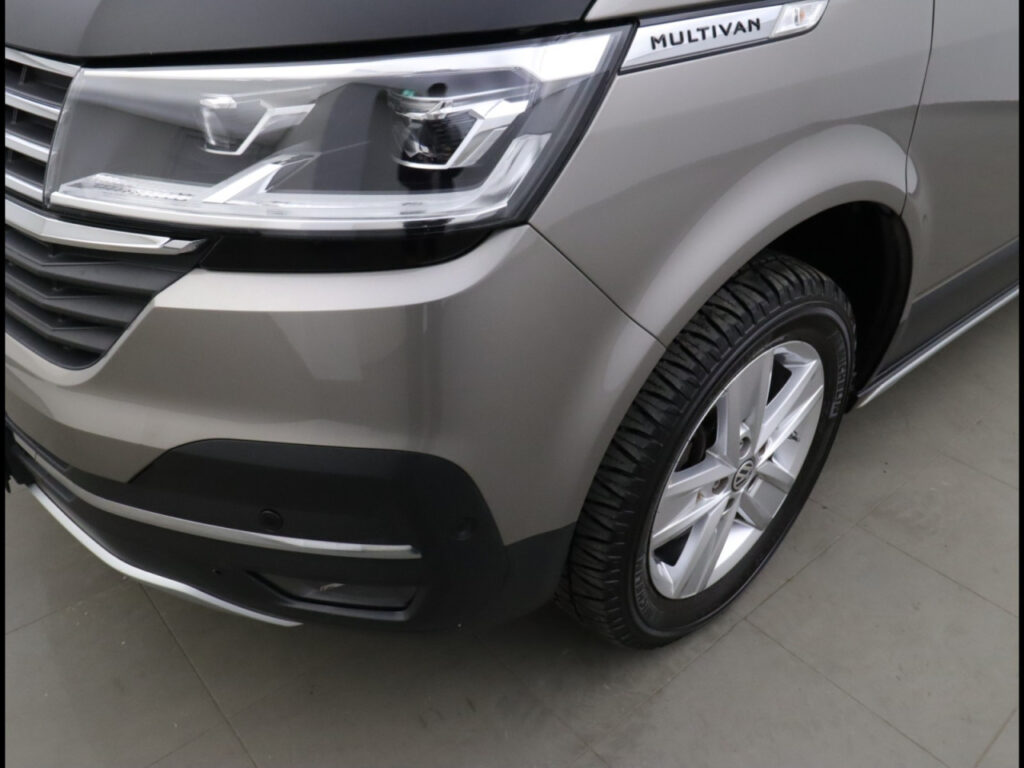 VOLKSWAGEN T6.1 Exposé-Bild 4