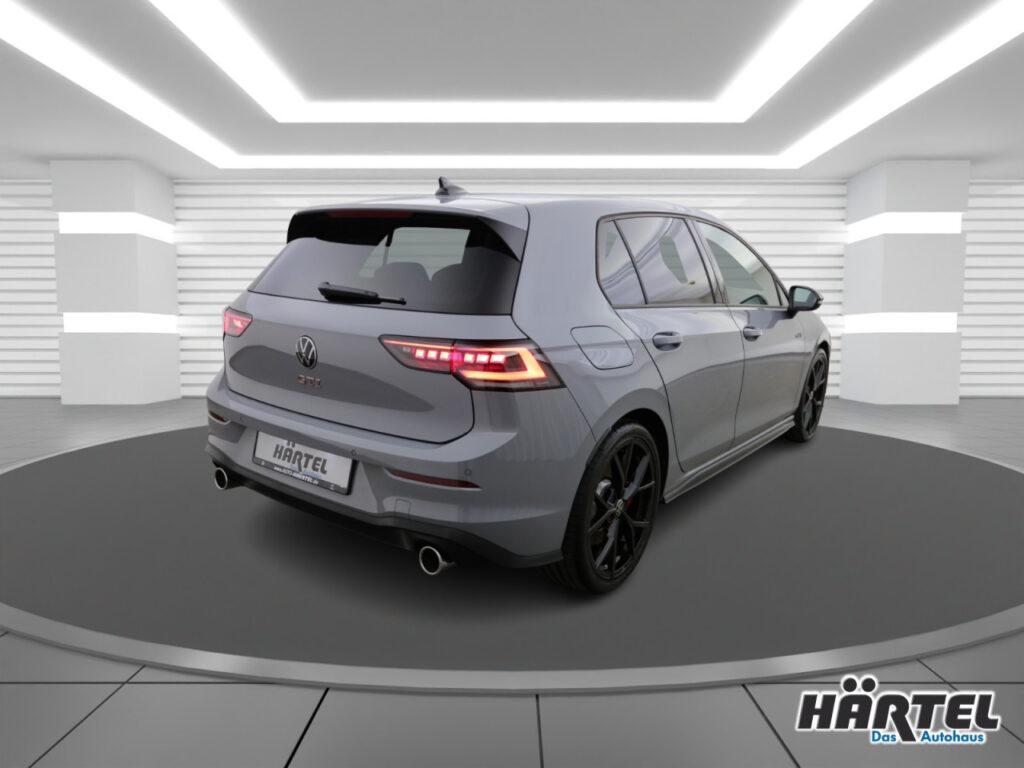 VOLKSWAGEN Golf Exposé-Bild 3