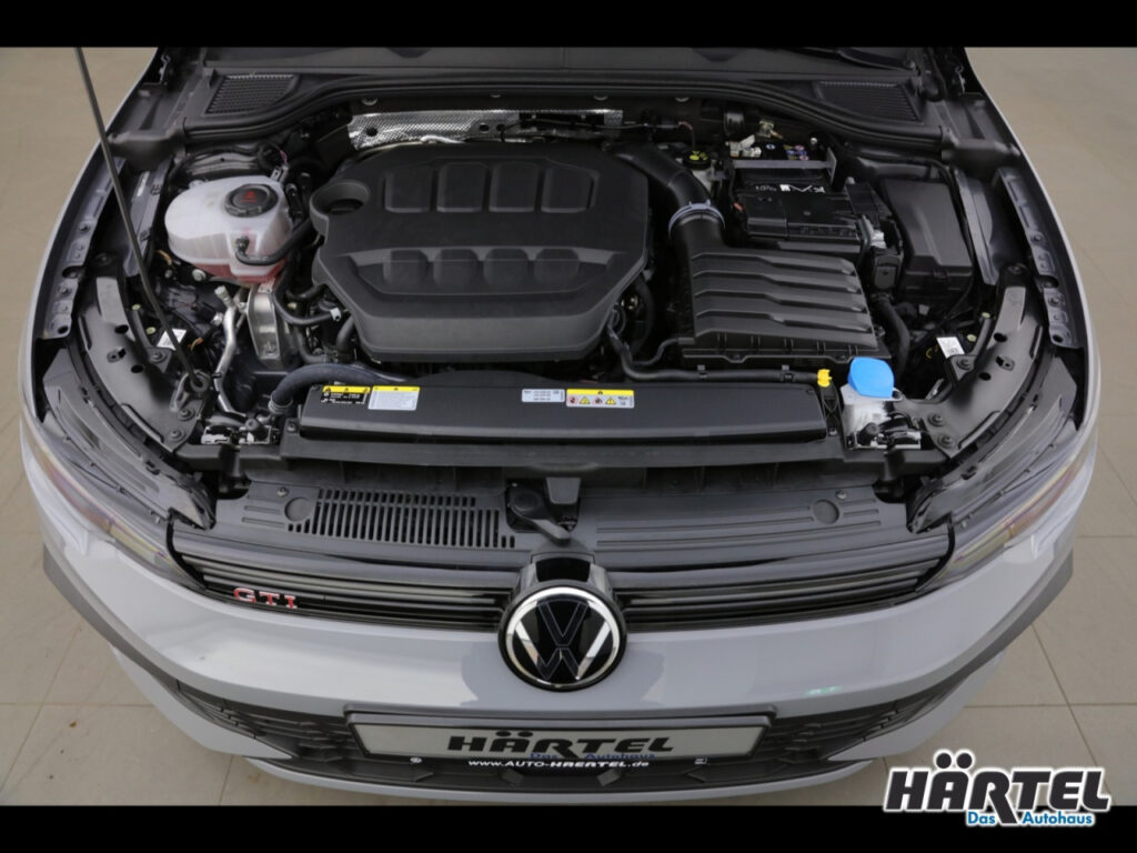 VOLKSWAGEN Golf Exposé-Bild 5