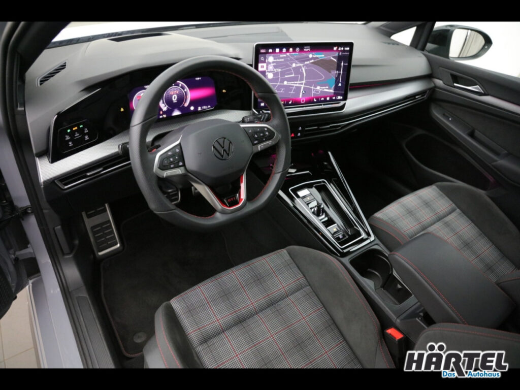 VOLKSWAGEN Golf Exposé-Bild 9