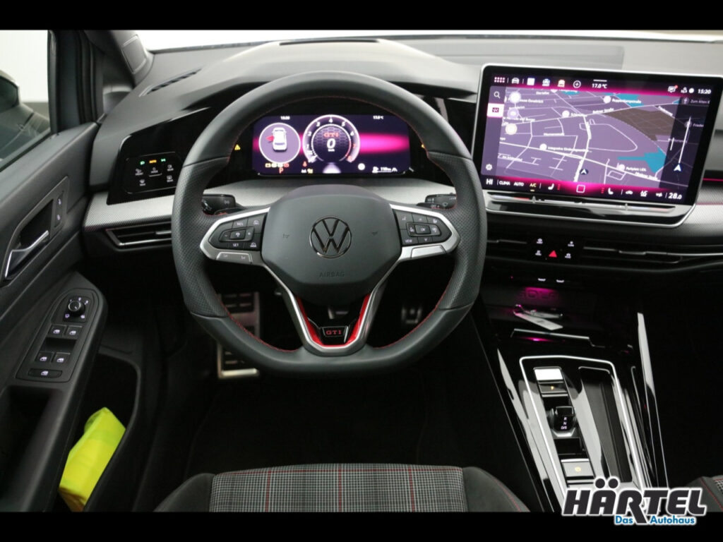 VOLKSWAGEN Golf Exposé-Bild 10