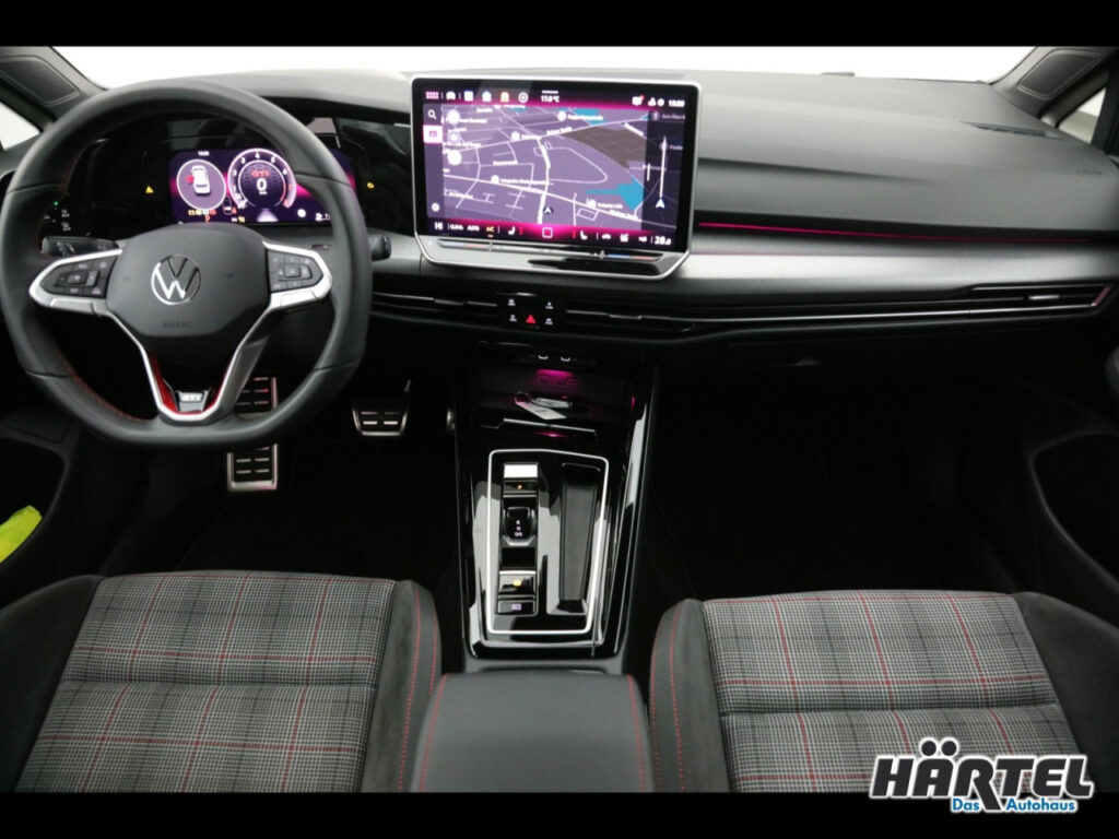 VOLKSWAGEN Golf Exposé-Bild 11