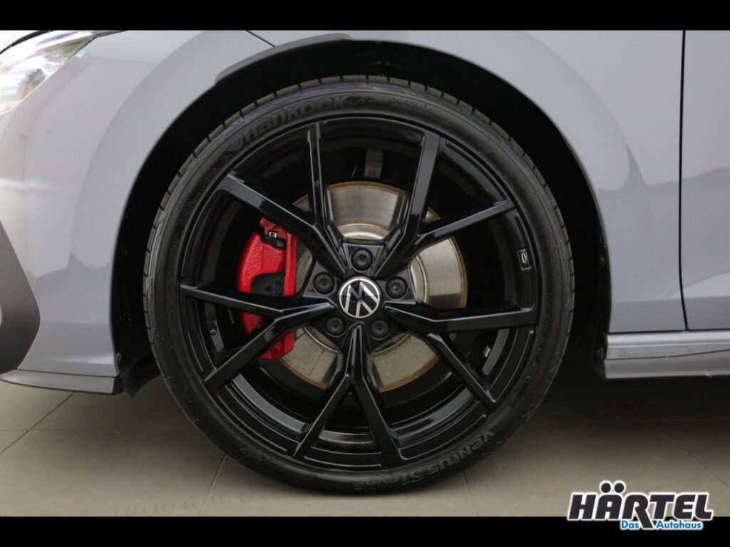 VOLKSWAGEN Golf Exposé-Bild 16